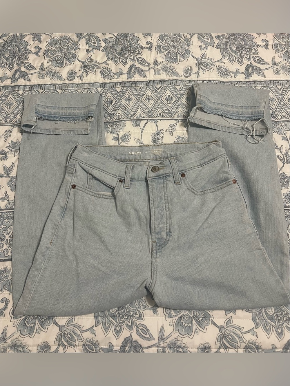 Old Navy Light Wash Extra High-Rise Sky-Ho Straight Jeans